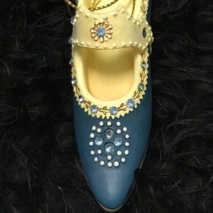 “Coupe D’etat” Heirloom Collectible Miniature Show